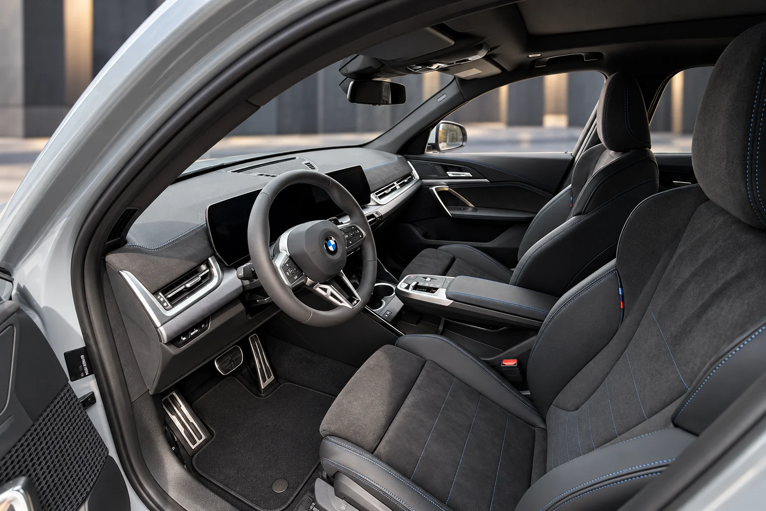 BMW-Innenraum mit Automatik und modernen Bedienelementen